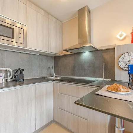 Daire Centric In Playa Fanabe By Altamarhomes