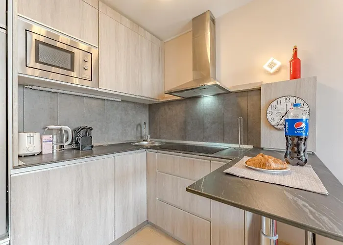 Daire Centric In Playa Fanabe By Altamarhomes