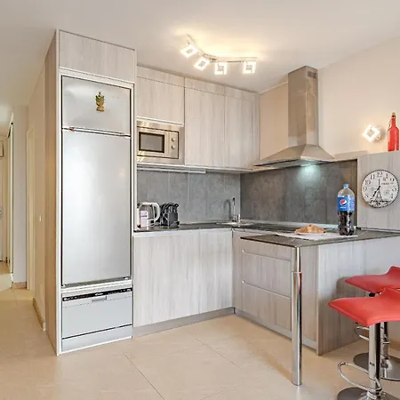 Centric In Playa Fanabe By Altamarhomes * 아데제