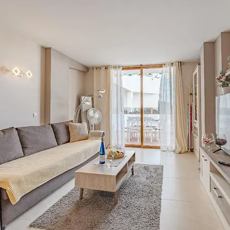 Centric In Playa Fanabe By Altamarhomes 아데제